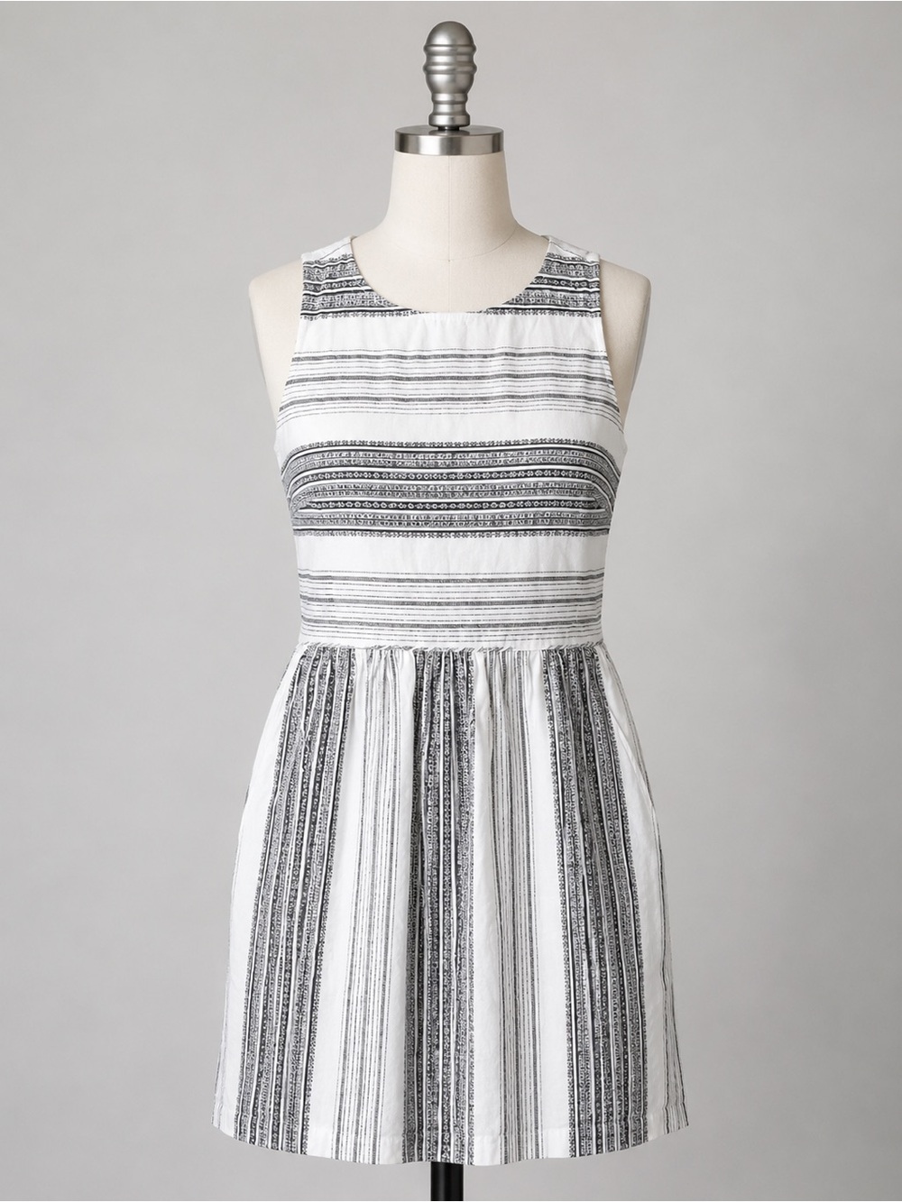 Ann Taylor LOFT Dress Womens 12 White Gray Striped Sleeveless Coastal Summer